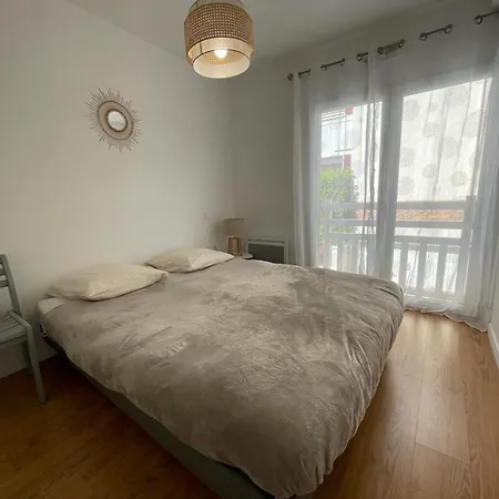 T2 Centre Avec Balcon, 4 Couchages * Arcachon